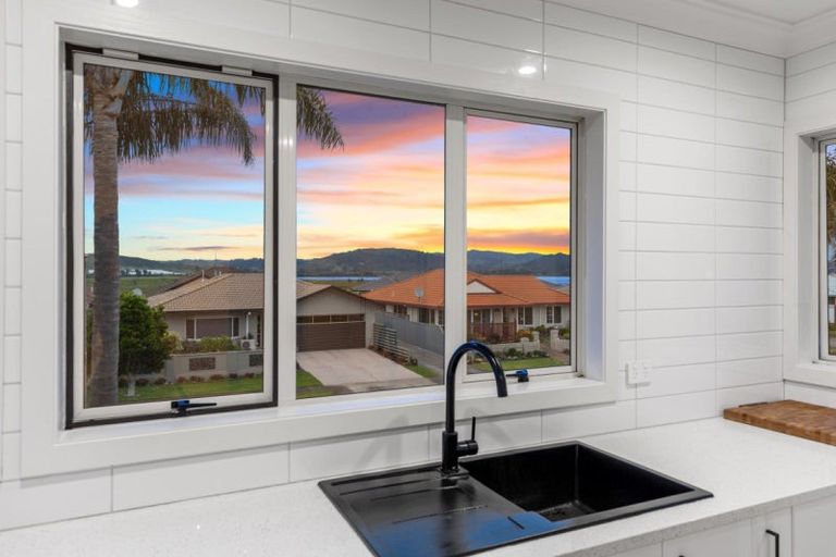 Photo of property in 38 Plateau Heights, Mount Maunganui, 3116