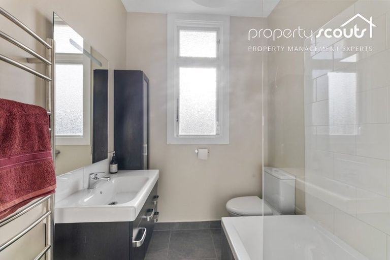 Photo of property in 21 Mataora Road, Kenmure, Dunedin, 9011