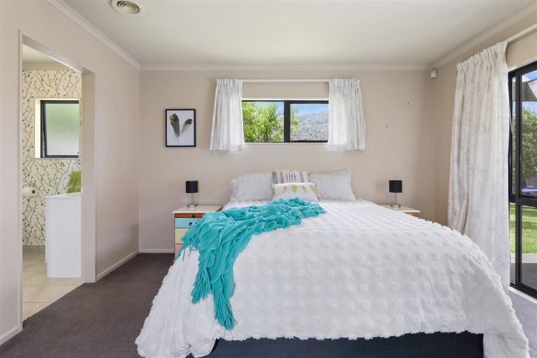 Photo of property in 6 Caulfield Place, Pukehangi, Rotorua, 3015