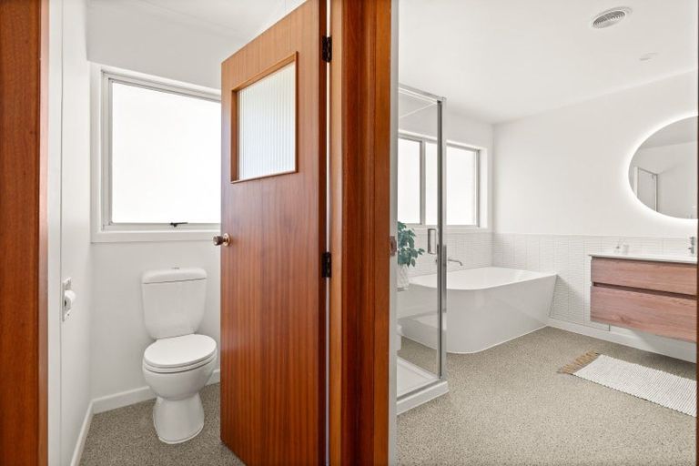 Photo of property in 50 Glendevon Place, Vauxhall, Dunedin, 9013