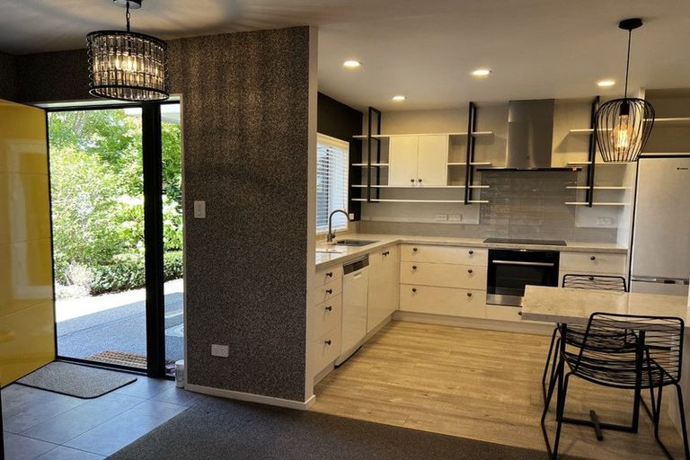 Photo of property in 2a Busby Hill, Havelock North, 4130