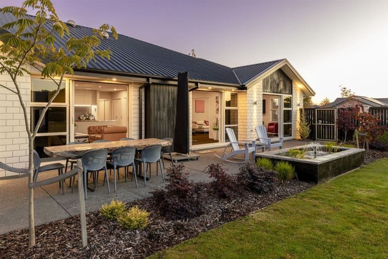 Photo of property in 53 Dunlops Crescent, Bottle Lake, Christchurch, 8083