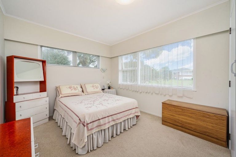 Photo of property in 125 Reeves Road, Pakuranga Heights, Auckland, 2010