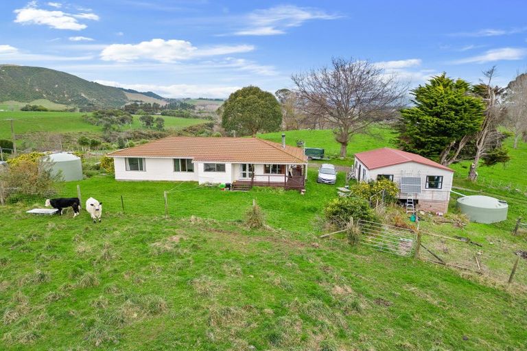 Photo of property in 101 Forest Lakes Road, Otaki, 5583