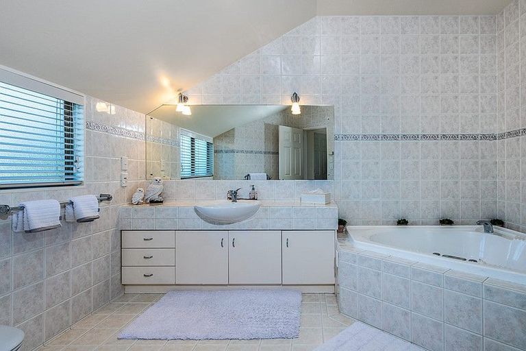 Photo of property in 3/284 Lake Road, Hauraki, Auckland, 0622