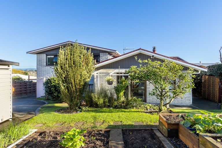 Photo of property in 39 Huia Street, Waikanae, 5036