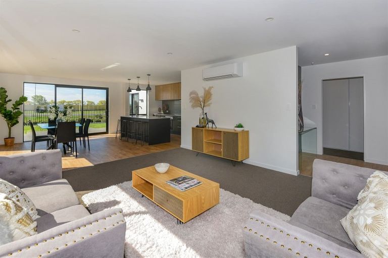 Photo of property in 11 Collier Drive, Halswell, Christchurch, 8025