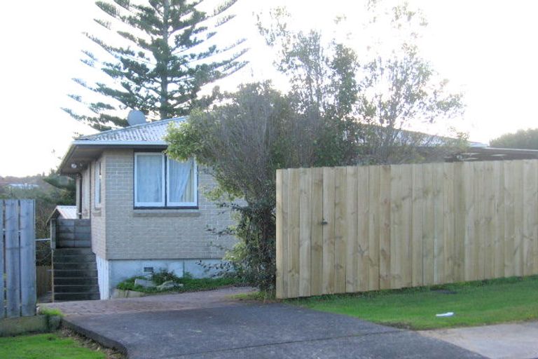 Photo of property in 43 Chorley Avenue, Massey, Auckland, 0614