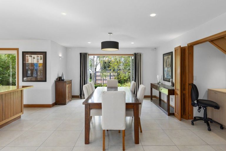 Photo of property in 32 Wai-iti Terrace, Burnside, Christchurch, 8052