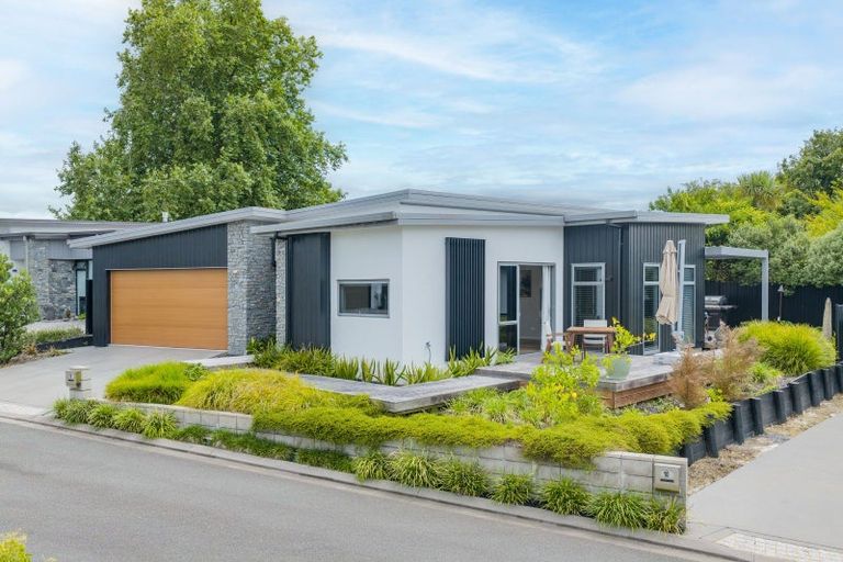 Photo of property in 12 Ada Close, Cambridge, 3434