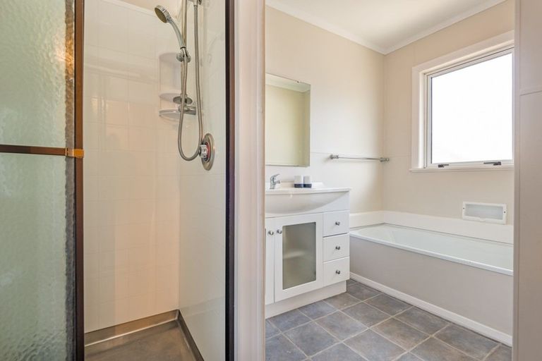 Photo of property in 27a Churchill Avenue, Hokowhitu, Palmerston North, 4410