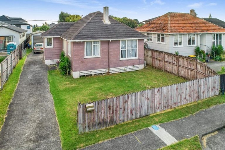 Photo of property in 25 Arimu Road, Papakura, 2110