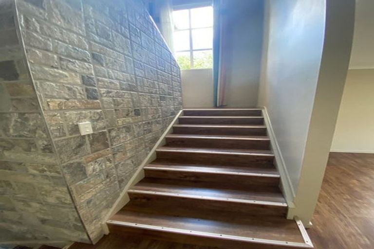 Photo of property in 12 Neaptide Close, Red Beach, 0932