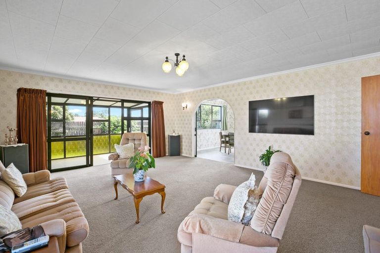 Photo of property in 6a Karina Road, Merrilands, New Plymouth, 4312