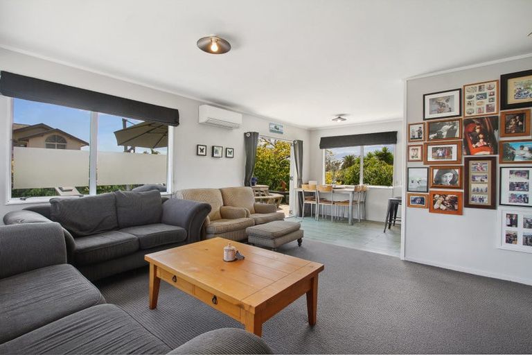 Photo of property in 25 Crispe Road, Clarks Beach, 2122