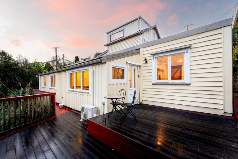 Photo of property in 2 Waireka Street, Ravensbourne, Dunedin, 9022