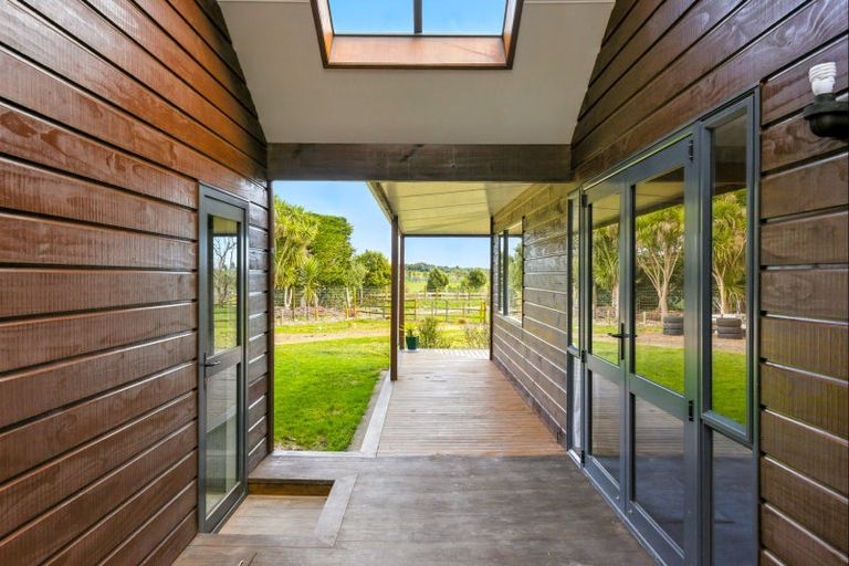 Photo of property in 70 Joblins Road, Levin, 5571