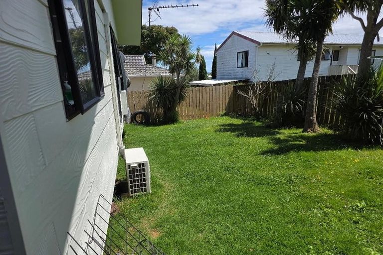 Photo of property in 2/162 Finlayson Avenue, Clendon Park, Auckland, 2103