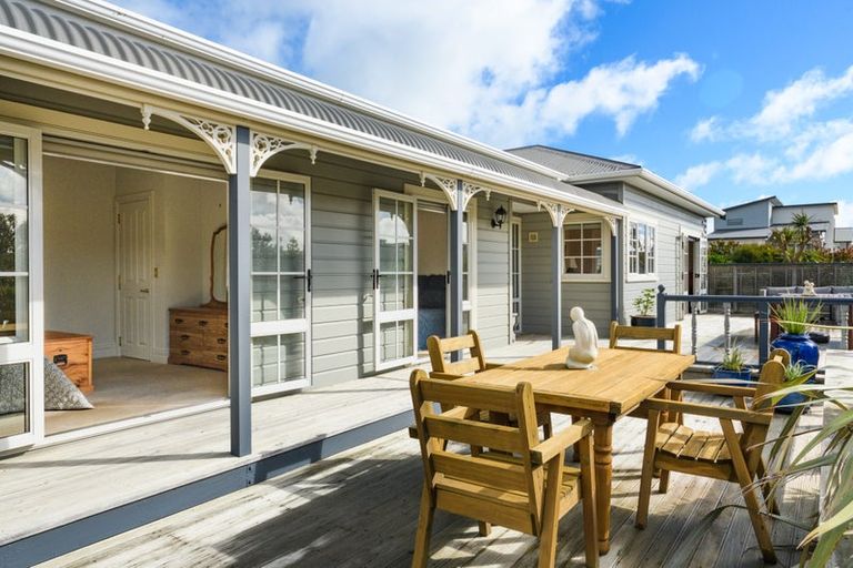 Photo of property in 32 Kent Avenue, Waitarere Beach, Levin, 5510