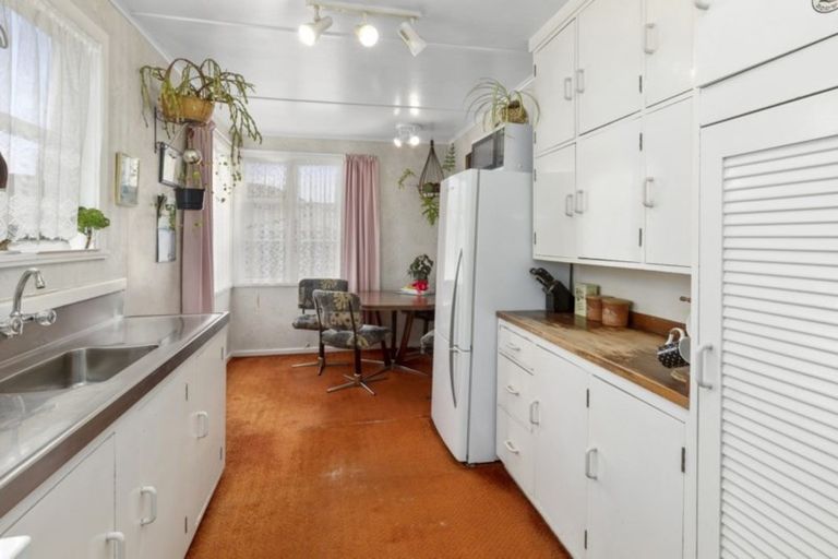 Photo of property in 20 Gibson Crescent, Naenae, Lower Hutt, 5011