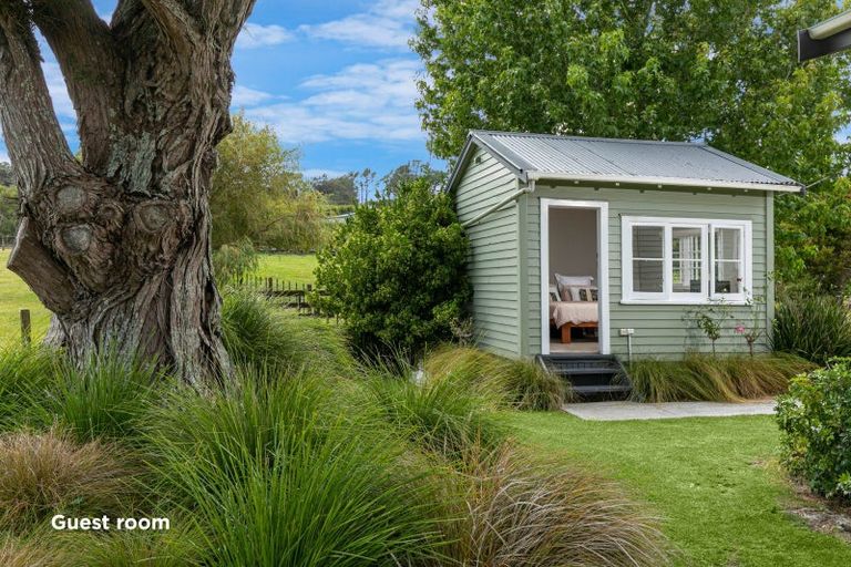 Photo of property in 33 Cable Road, Waimauku, 0881