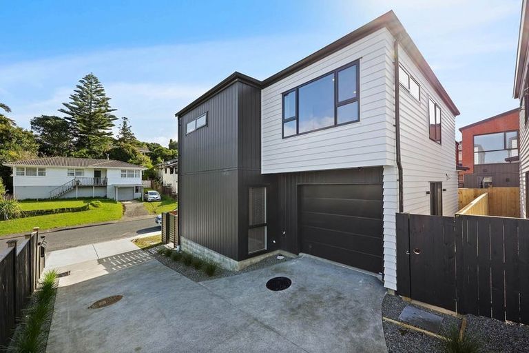Photo of property in 71 Salamanca Road, Sunnynook, Auckland, 0620