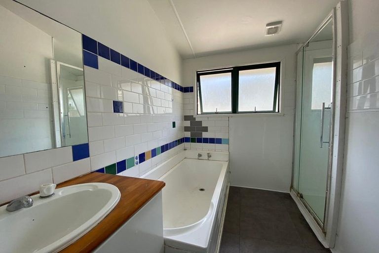 Photo of property in 1014a Great North Road, Point Chevalier, Auckland, 1022