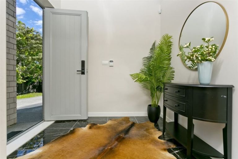 Photo of property in 19 Lynden Avenue, Hillcrest, Auckland, 0627