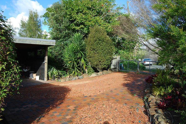 Photo of property in 13 Settlement Road, Kaiwaka, 0573
