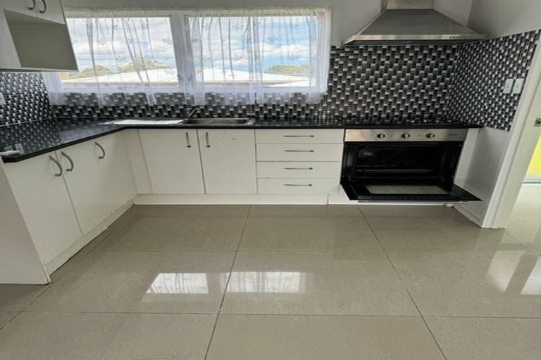 Photo of property in 1/42 Moncrieff Avenue, Clendon Park, Auckland, 2103