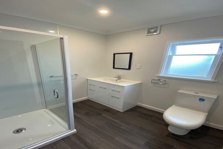 Photo of property in 229 Featherston Street, Palmerston North, 4410