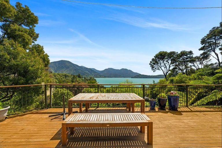 Photo of property in 28 Moetapu Bay Road, Moetapu Bay, Picton, 7282