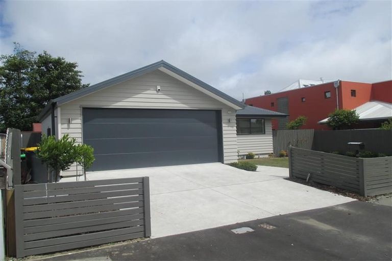 Photo of property in 45 Woodville Street, Edgeware, Christchurch, 8013