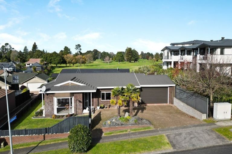 Photo of property in 28 Delamare Road, St Andrews, Hamilton, 3200