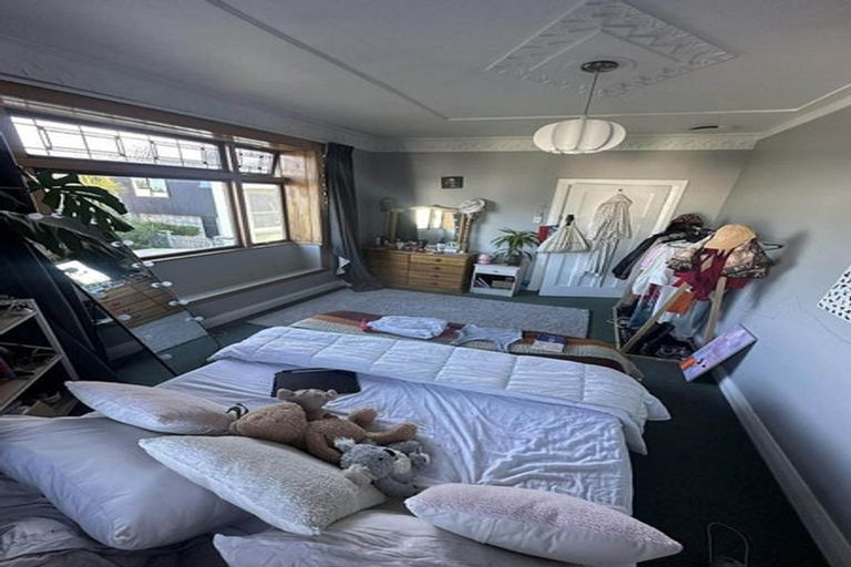 Photo of property in 10 Helen Street, Brooklyn, Wellington, 6021