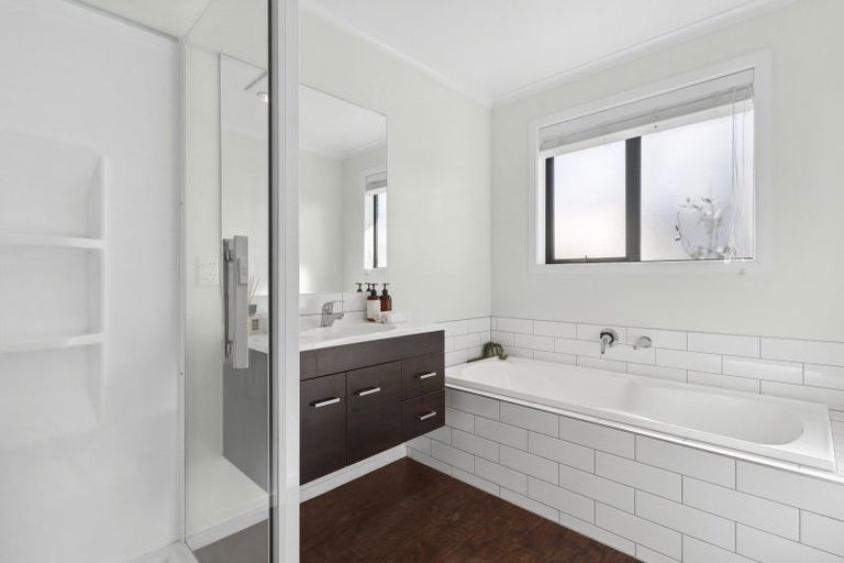 Photo of property in 6 Avalanche Place, Wanaka, 9305