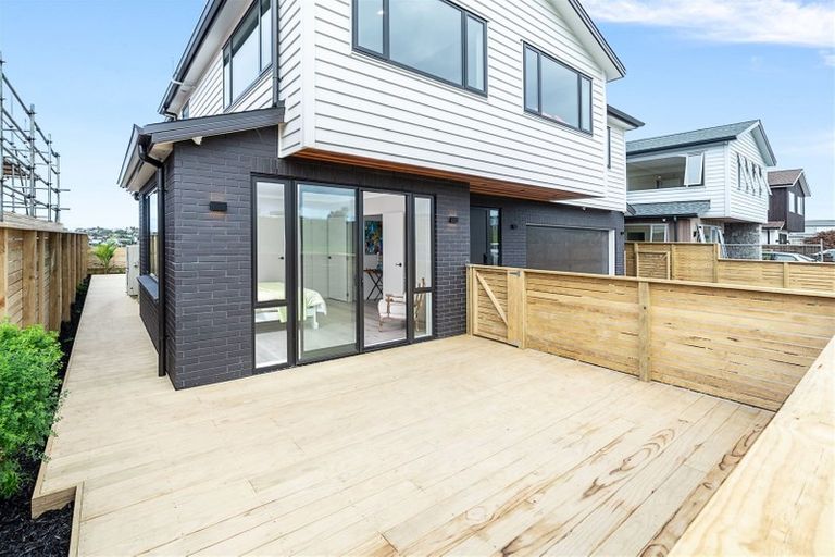 Photo of property in 30 Bearing Parade, Long Bay, Auckland, 0630