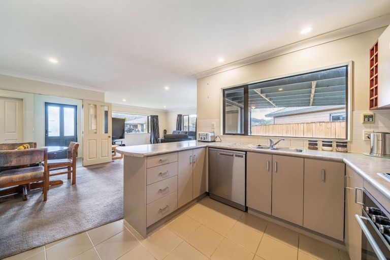 Photo of property in 13 Talbot Grove, Trentham, Upper Hutt, 5018