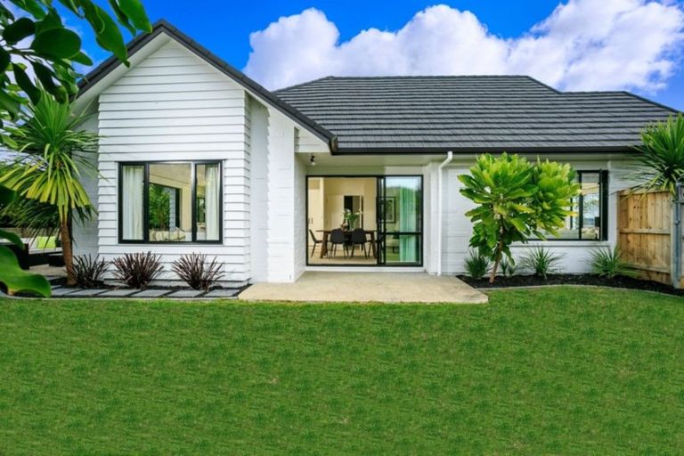 Photo of property in 5 Skipjack Pass, Silverdale, 0932