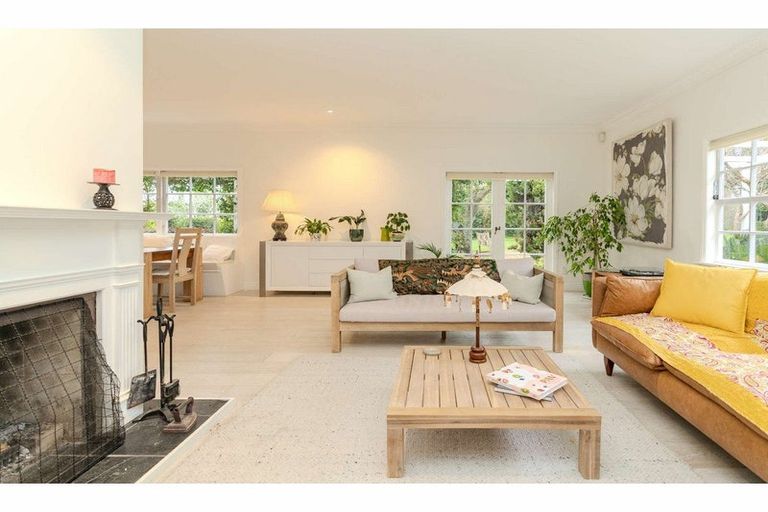 Photo of property in 37 Riverview Road, Kerikeri, 0230