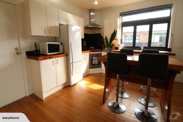 Photo of property in 5 Julian Road, Warea, New Plymouth, 4381