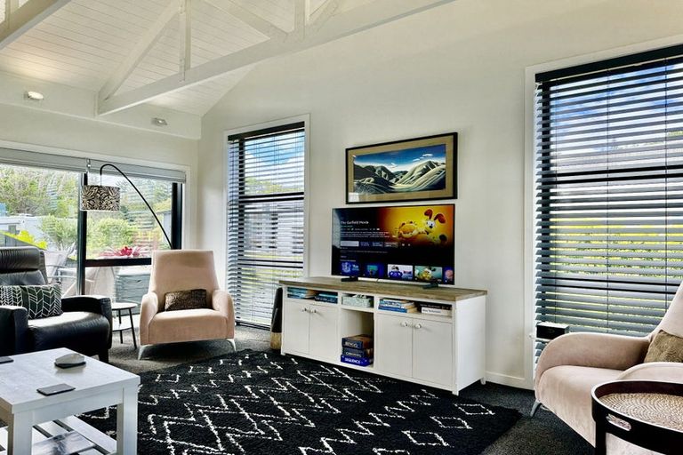 Photo of property in 4 Ahi Kaa Lane, Snells Beach, 0920