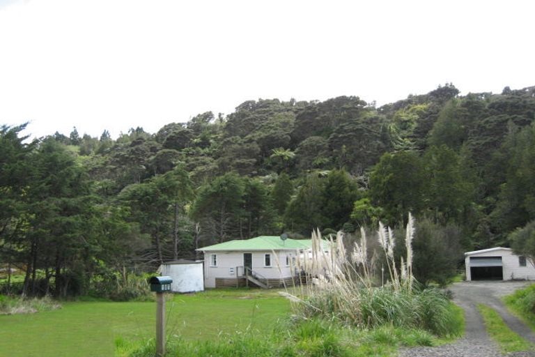 Photo of property in 107 Te Henga Road, Waitakere, Henderson, 0781
