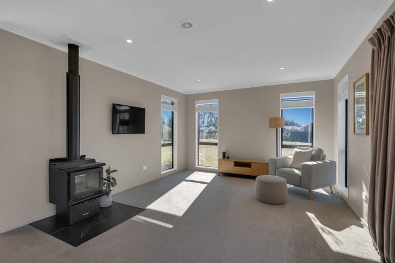 Photo of property in 14 Braeburn Crescent, Swannanoa, Kaiapoi, 7692