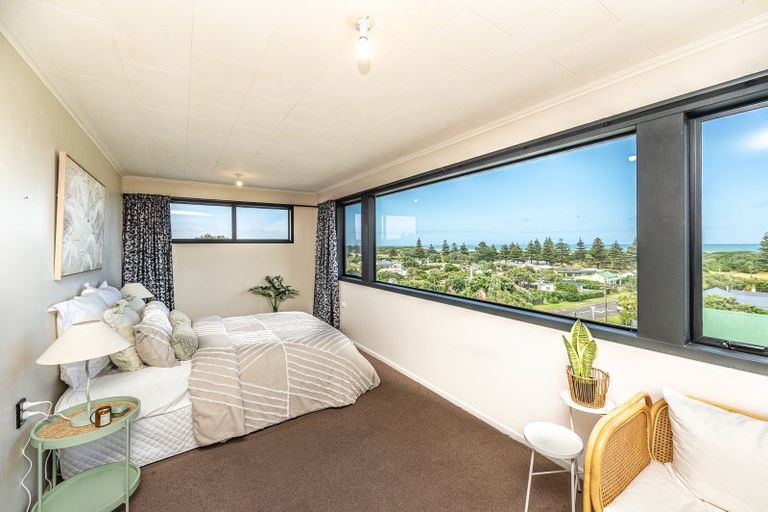 Photo of property in 9a Karewa Street, Castlecliff, Whanganui, 4501