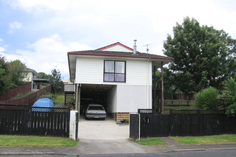 Photo of property in 14 Capricorn Place, Glen Eden, Auckland, 0602
