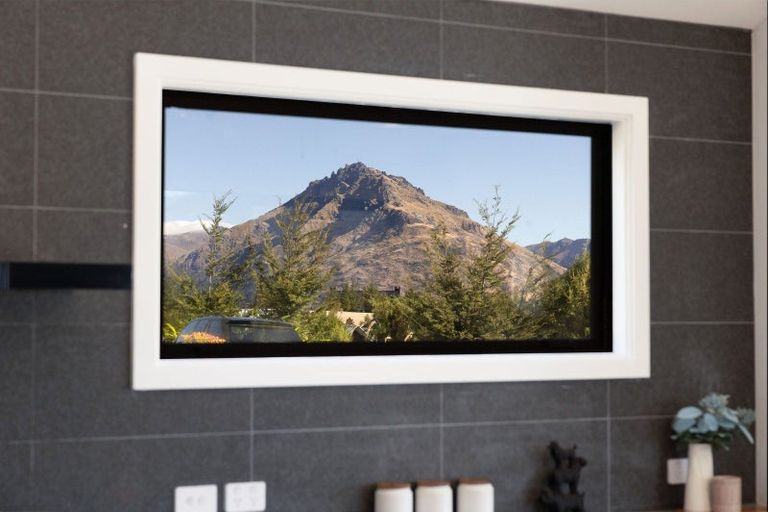 Photo of property in 19 Glenfiddich Road, Jacks Point, Queenstown, 9371