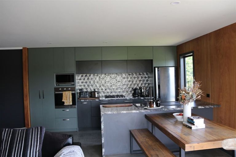 Photo of property in 15 Whitcombe Place, Darfield, 7571