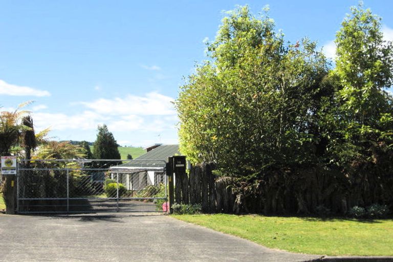 Photo of property in 18 Cherry Lane, Acacia Bay, Taupo, 3330