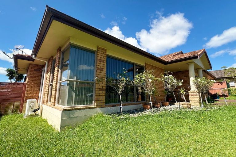 Photo of property in 12 Craigavon Drive, East Tamaki, Auckland, 2013